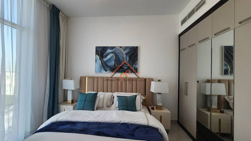 LAVISHED FULLY FURNISHED/PRIME LOCATION/VACANT - Image 8