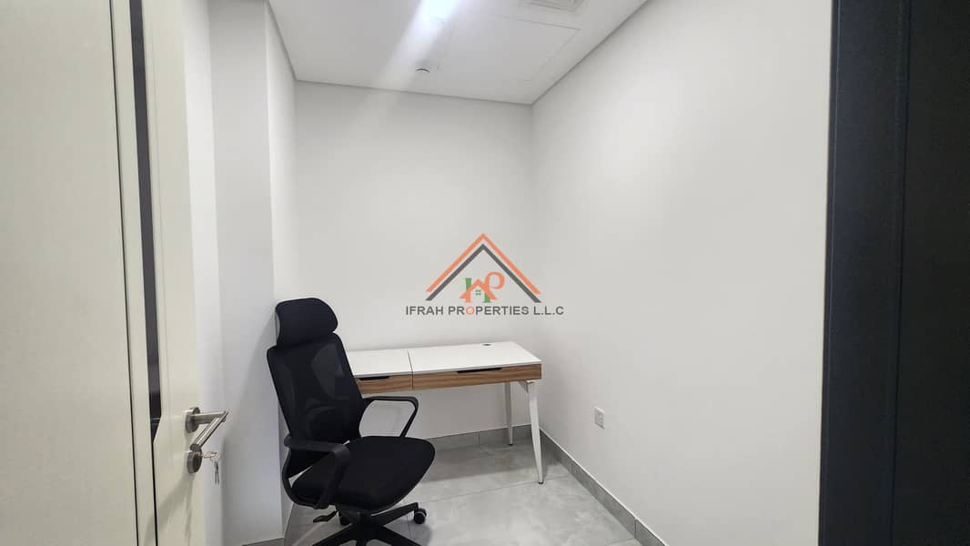 LAVISHED FULLY FURNISHED/PRIME LOCATION/VACANT - Image 11