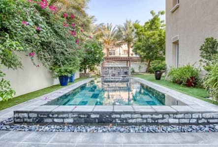 6 Bedroom Villa for Sale in Emirates Hills, Dubai - Well kept Family Home in Sector E 6 Bedroom Villa for Sale in Emirates Hills, Dubai - Well kept Family Home in Sector E