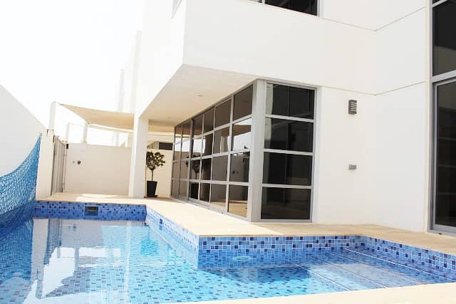 CONTEMPORARY 5BR VILLA WITH POOL