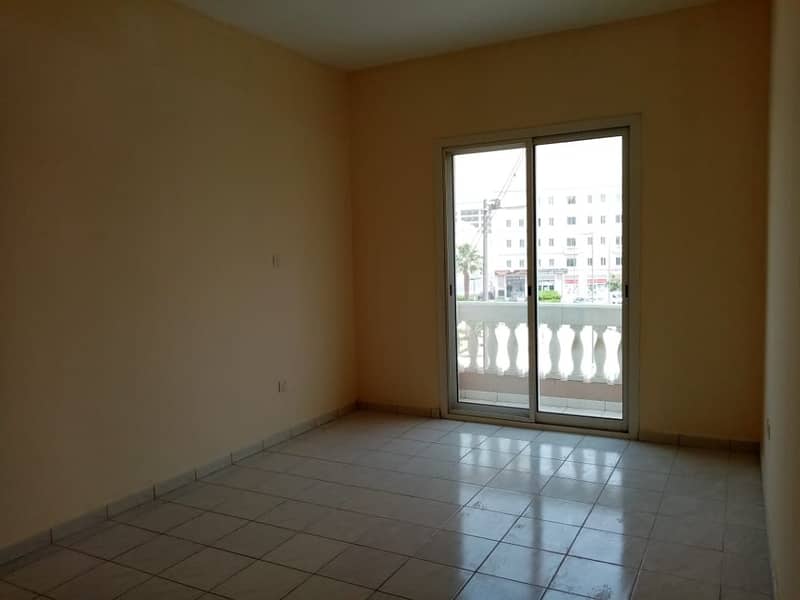1 1bed room for rent at Italy cluster 33000 by 4 chqs only