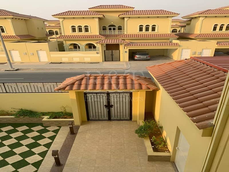 Huge & Beautiful House I Good Location I Hot Price Huge & Beautiful House I Good Location I Hot Price