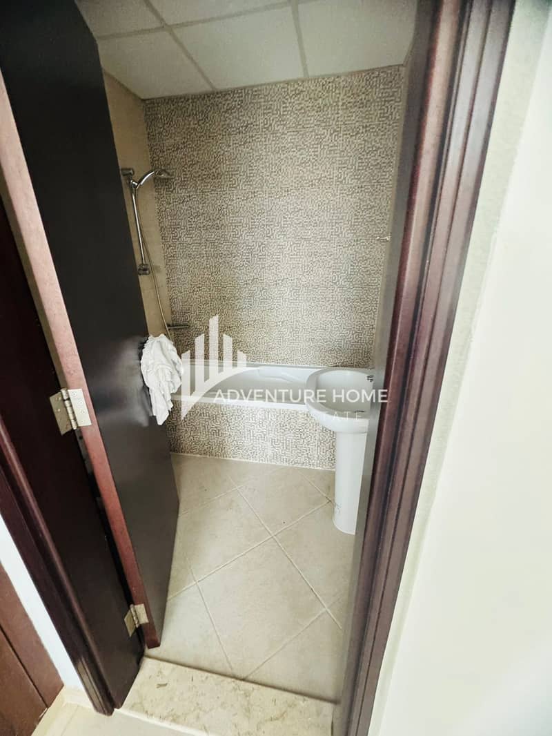 Three Bedroom apartment with Maid Room Available | Unfurnished | Barsha View - Image 6