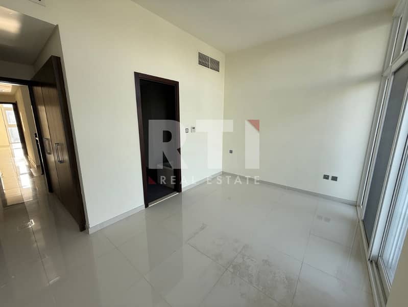 Corner Unit | Maids Room| Vacant - Image 6