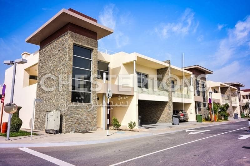 4+Maid's Villa With Private Garden and Balcony