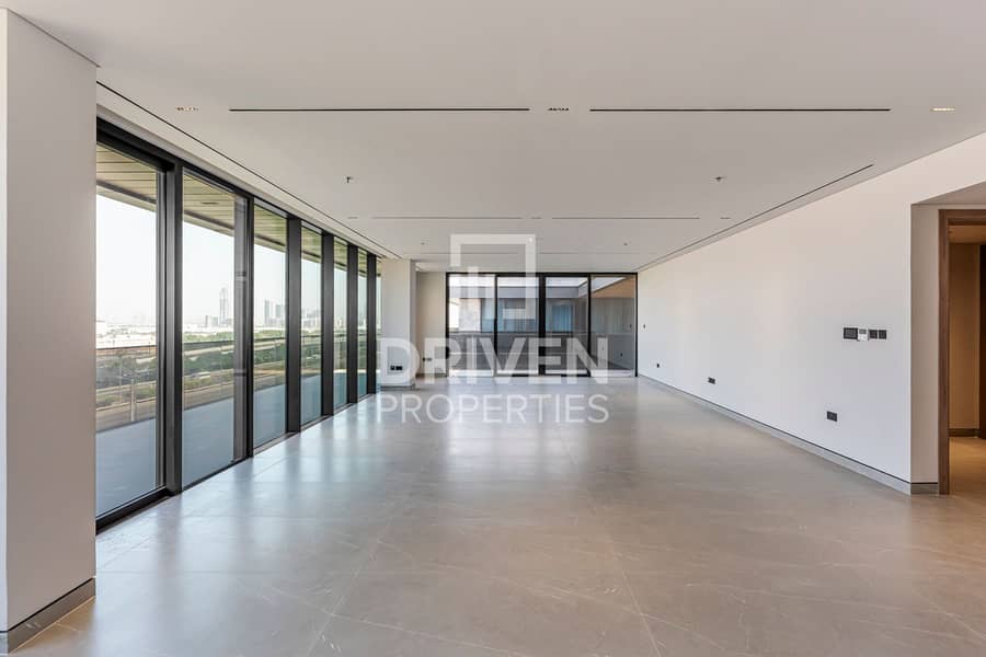 Elegant Penthouse | Spacious Layout | Skyline View - Image 2