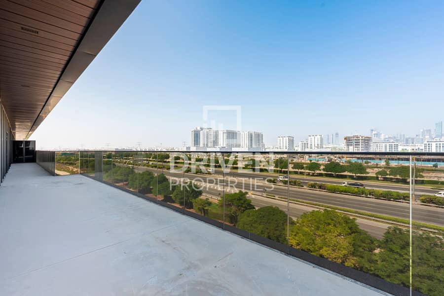 Elegant Penthouse | Spacious Layout | Skyline View - Image 21