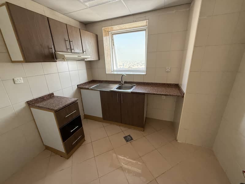 DUBAI BORDER AL NAHDA FAMILY BUILDING 1BHK AVAILABLE