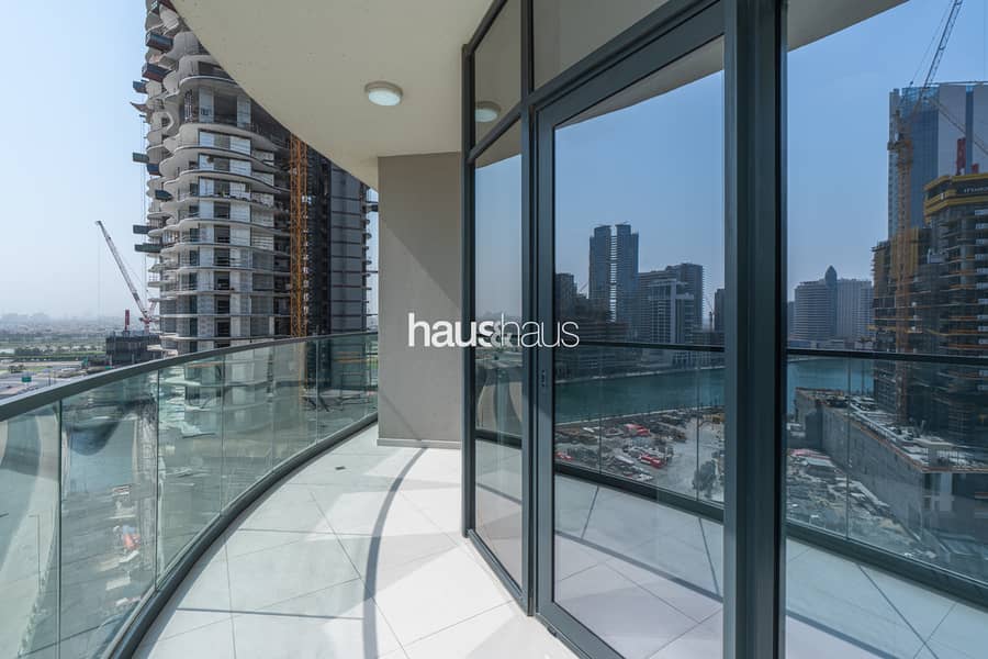 Canal View | Chic and Vibrant | Modern Comforts - Image 7