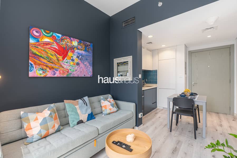 Canal View | Chic and Vibrant | Modern Comforts - Image 14