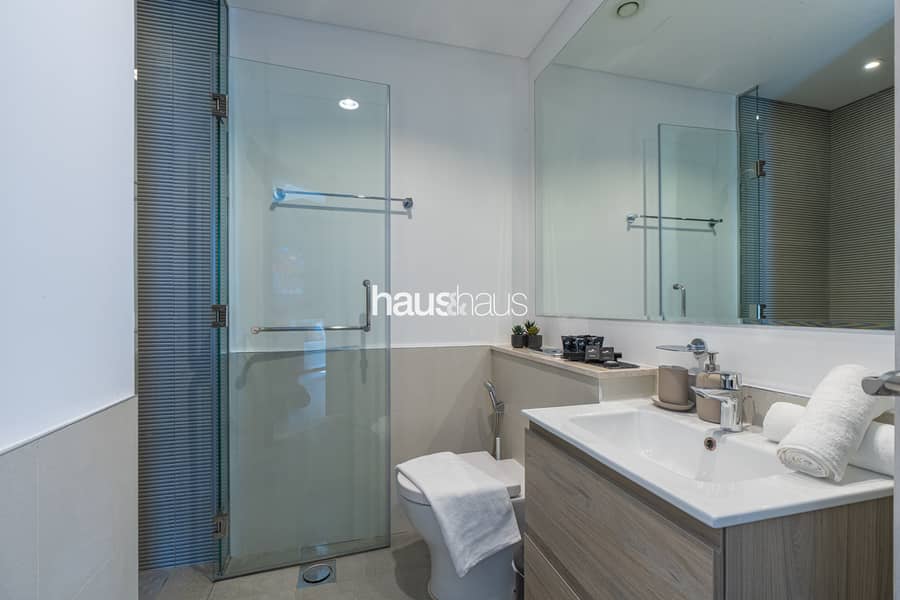 Canal View | Chic and Vibrant | Modern Comforts - Image 27