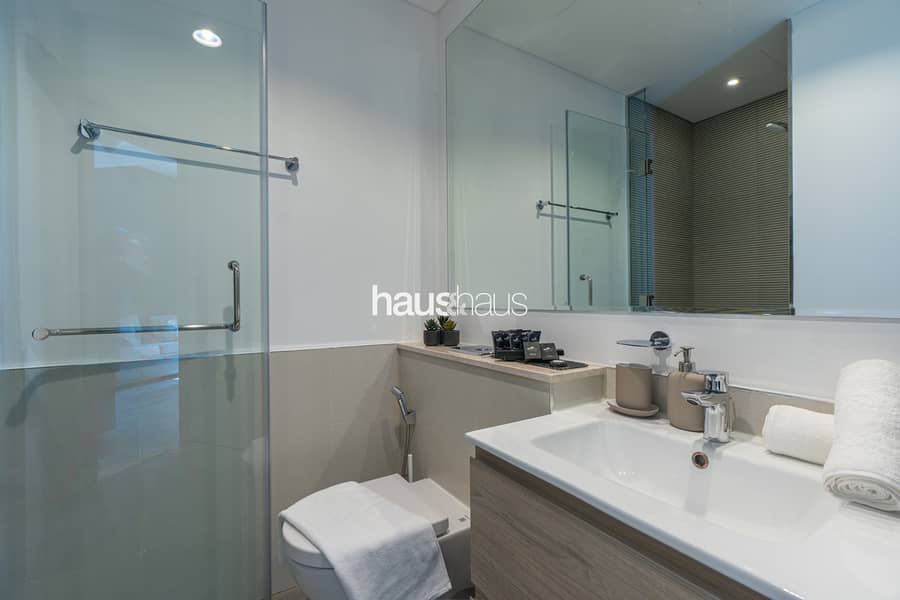 Canal View | Chic and Vibrant | Modern Comforts - Image 28