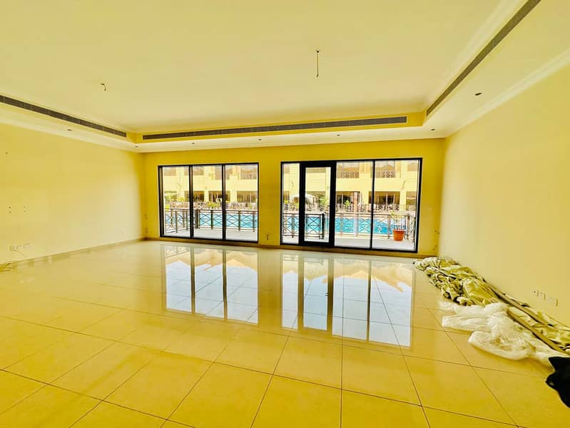 New finish 4 bedroom villa with shared pool and gym