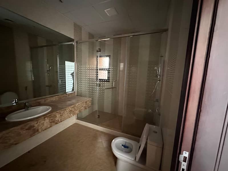 New finish 4 bedroom villa with shared pool and gym - Image 11