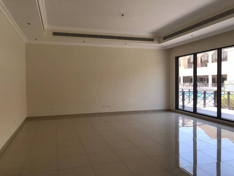 New finish 4 bedroom villa with shared pool and gym - Image 16