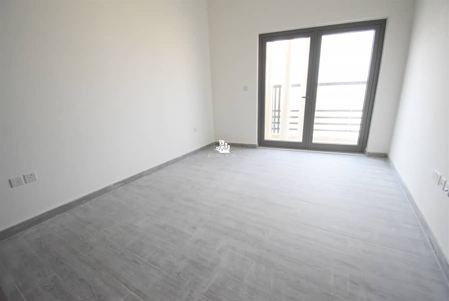 2 Bed + Study Room Apartment In A Great Location
