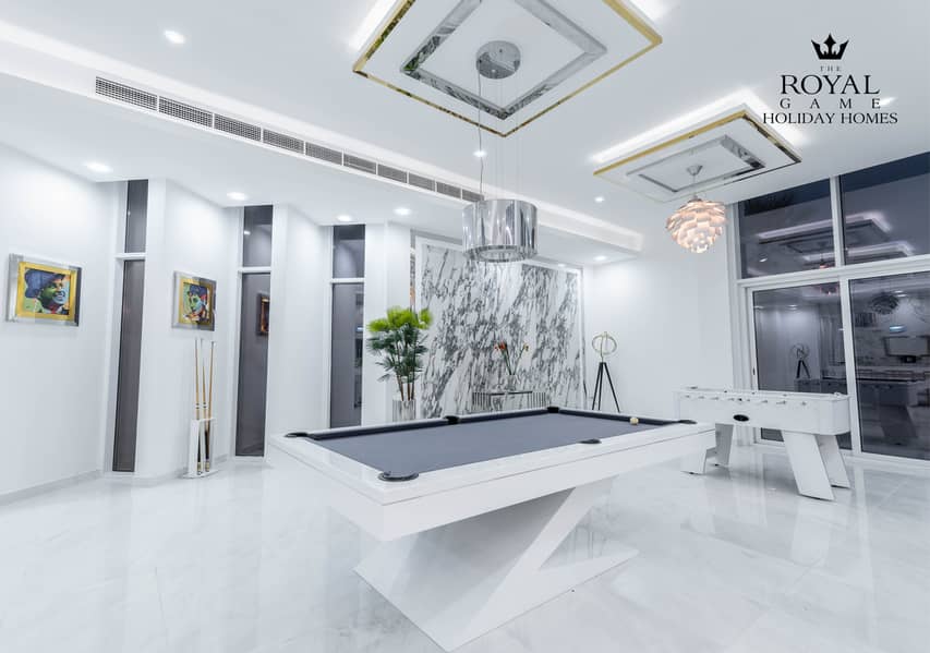 11 J209 EXCLUSIVE VILLA, 6 MASTER BEDROOMS + MAID, PALM J40. jpg