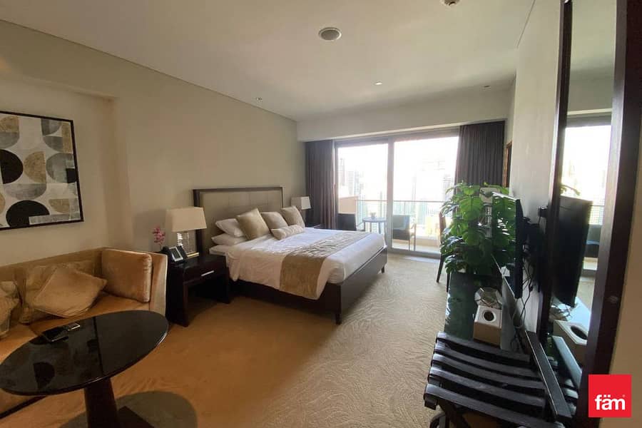 Floor to Ceiling Windows | Marina Views