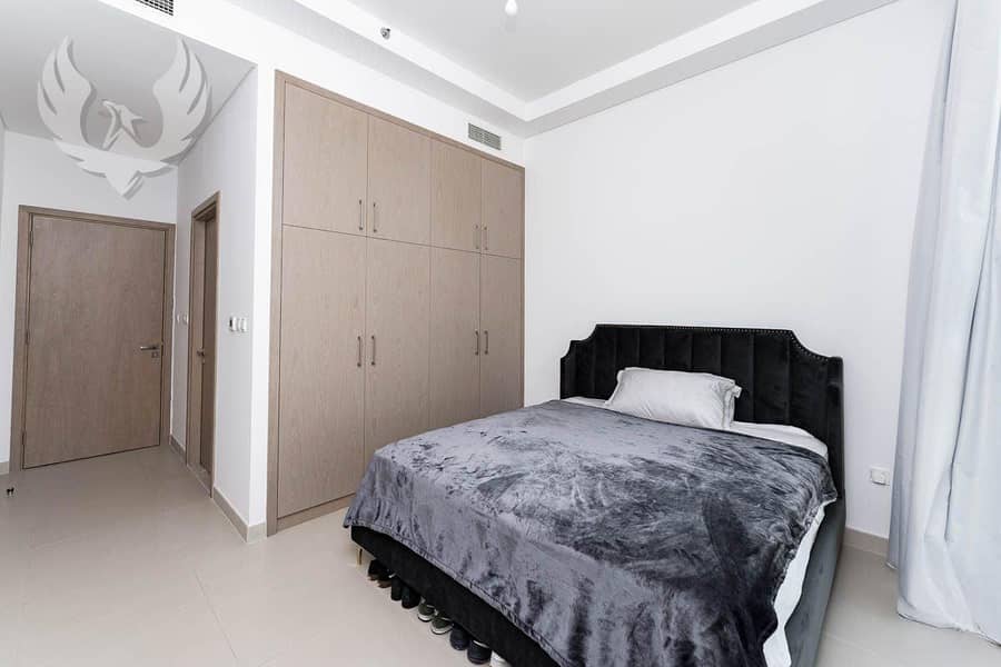 BEST VIEW | TOP FLOOR | VACANT