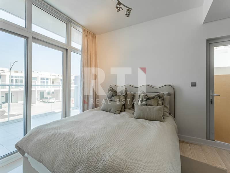 Corner Unit | Upgraded | Vacant on Trasfer