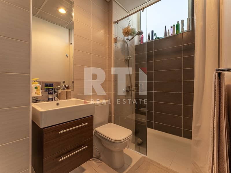 Corner Unit | Upgraded | Vacant on Trasfer - Image 8