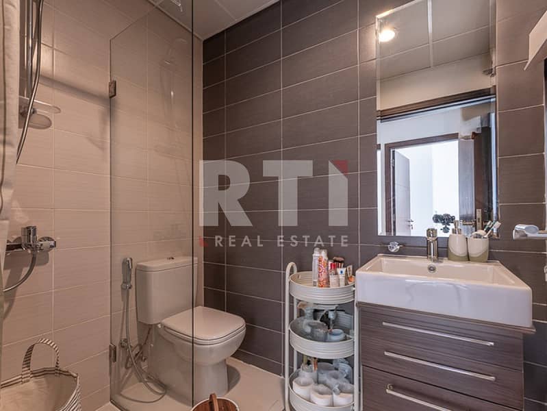 Corner Unit | Upgraded | Vacant on Trasfer - Image 9