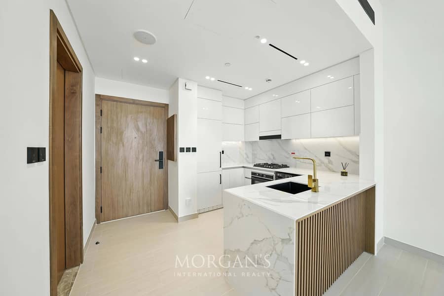 BRAND NEW | MODERN 1BR | HIGH FLOOR