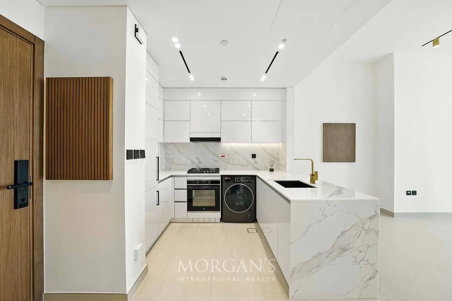 BRAND NEW | MODERN 1BR | HIGH FLOOR
