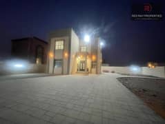 فیلا في الرفاع 4 غرف 110000 درهم - 13149341