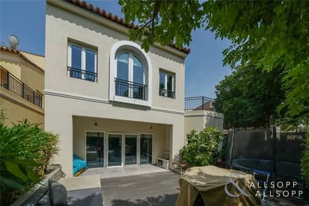 Upgraded Unit | Prime Location | 4 Bedroom Upgraded Unit | Prime Location | 4 Bedroom