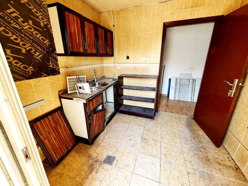 Luxury 1BHK big hall only family only 32k