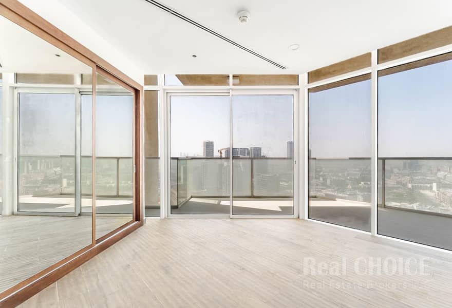 Luxurious| High Floor| Spacious| Community View