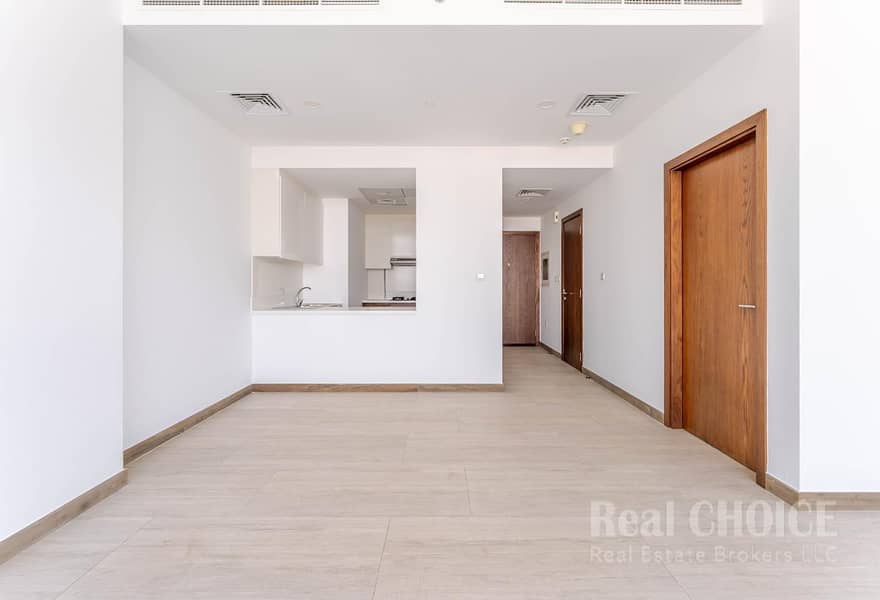 Luxurious| High Floor| Spacious| Community View