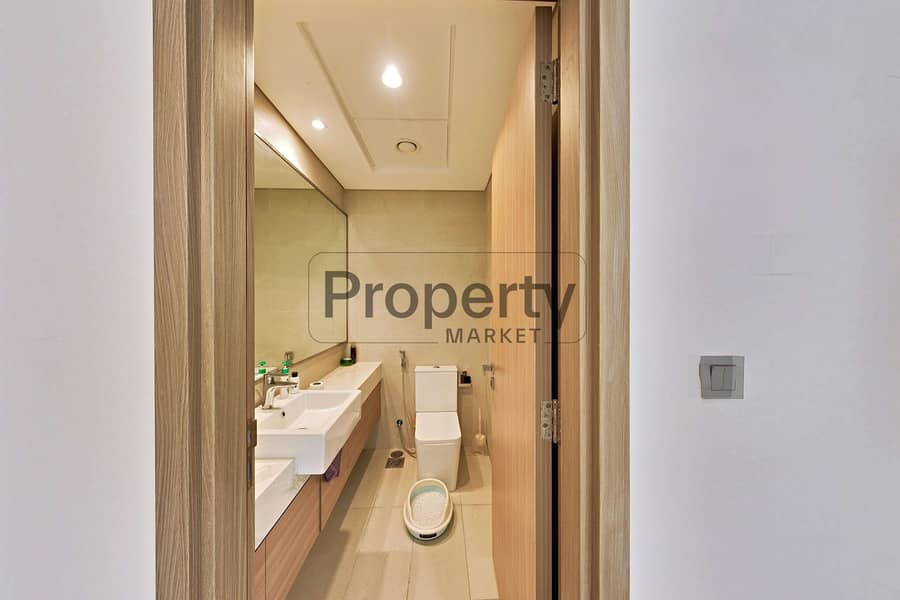 Prime Location | Terrace | Dubai Skyline View - Image 11