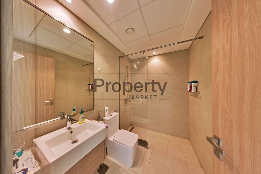 Prime Location | Terrace | Dubai Skyline View - Image 12