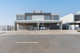 Single Row | Fully Fitted Kitchen | Large Plot