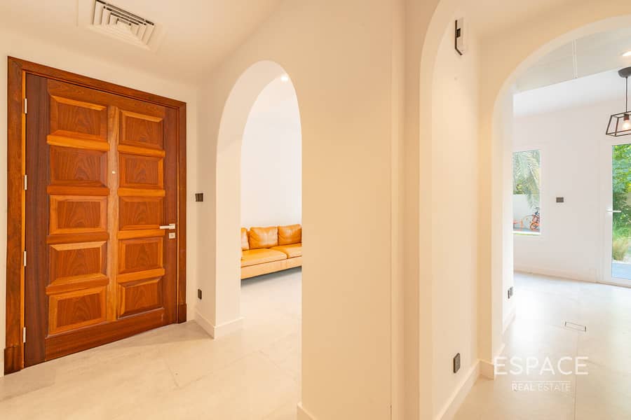 Fully Upgraded | 2 Beds | VOT - Image 13