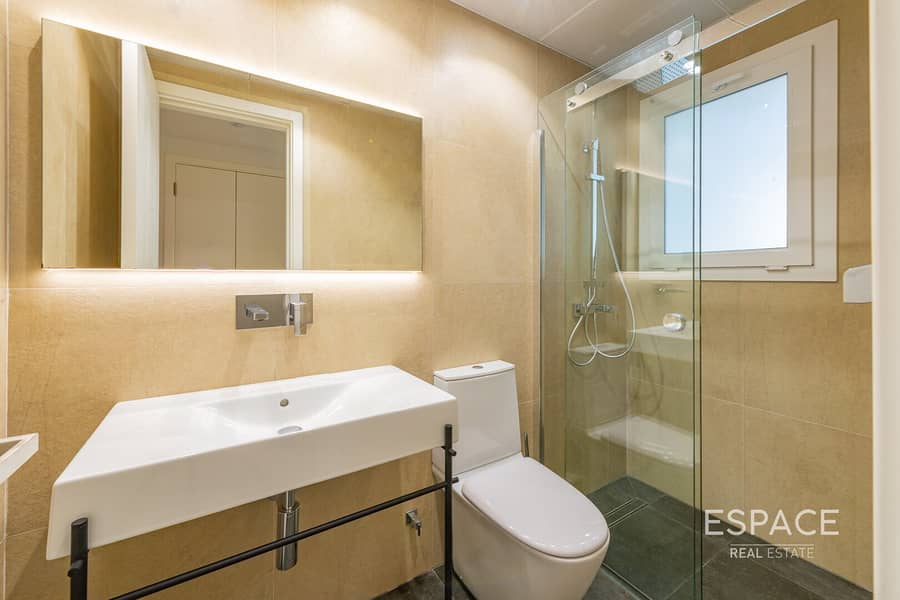 Fully Upgraded | 2 Beds | VOT - Image 14