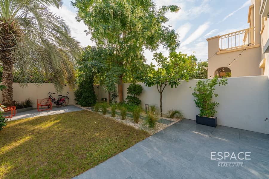 Fully Upgraded | 2 Beds | VOT - Image 15