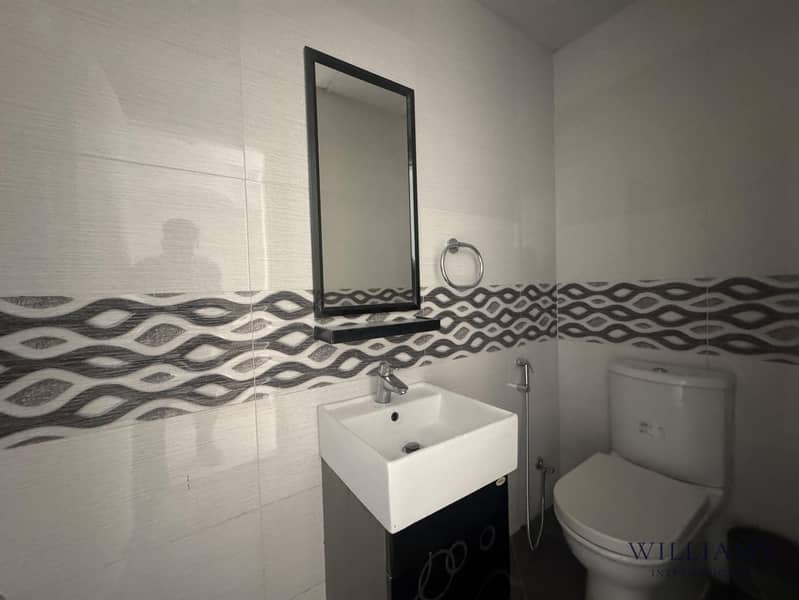 VACANT NOW | EXTENDED + UPGRADED | MAIDS ROOM - Image 9