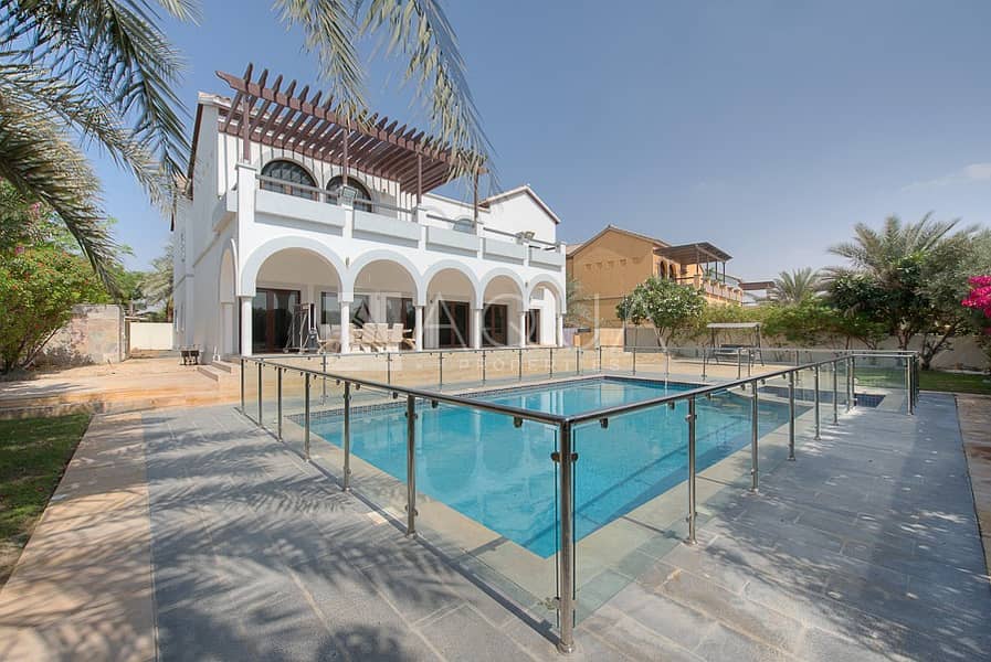Marbella Villa with Nice Pool and Garden