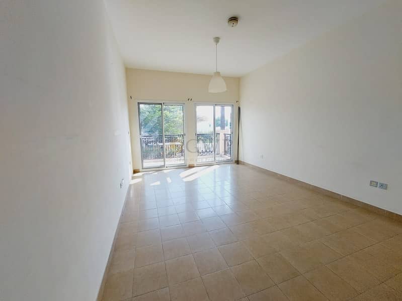 Park Facing|Spacious|Walking Distance to Arcadia - Image 6