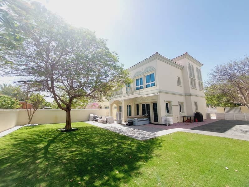 Park Facing|Spacious|Walking Distance to Arcadia - Image 8