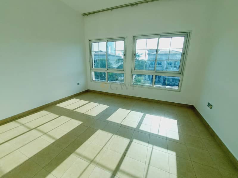 Park Facing|Spacious|Walking Distance to Arcadia - Image 14