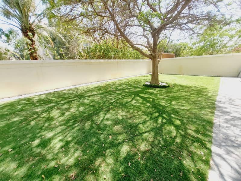 Park Facing|Spacious|Walking Distance to Arcadia - Image 15