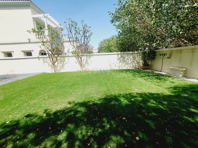 Park Facing|Spacious|Walking Distance to Arcadia - Image 19