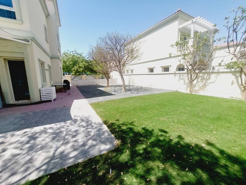 Park Facing|Spacious|Walking Distance to Arcadia - Image 21