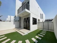 R2-EM I Middle Corner Unit I Vacant