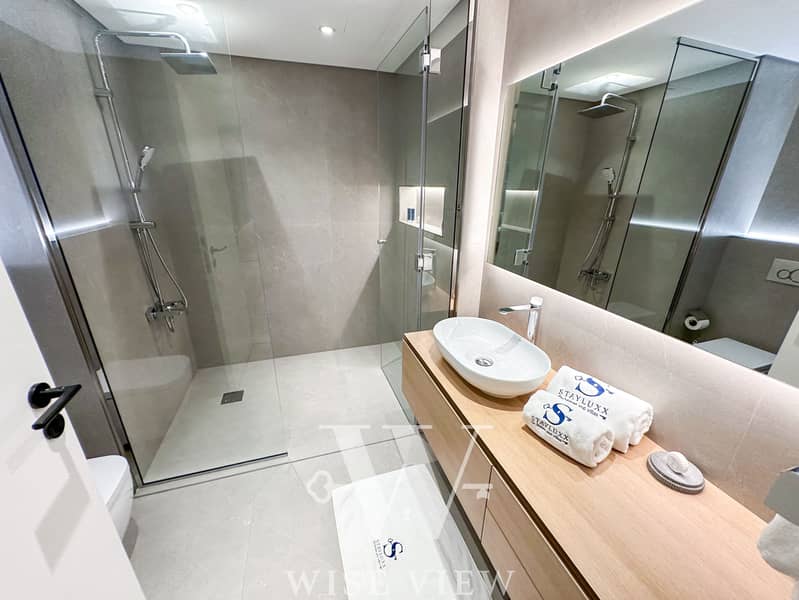 Sea + Atlantis View | 12 Cheques | Fully Upgraded - Image 39