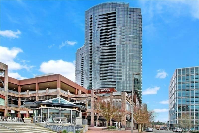 Exclusive 1 BR Apartment in Bellevue Towers| Prime Location